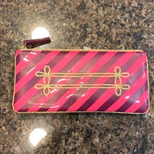 MAC LE make up bag